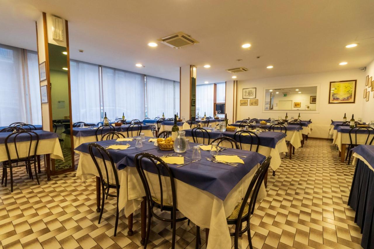 Hotel Ausonia B&B Rimini Kültér fotó