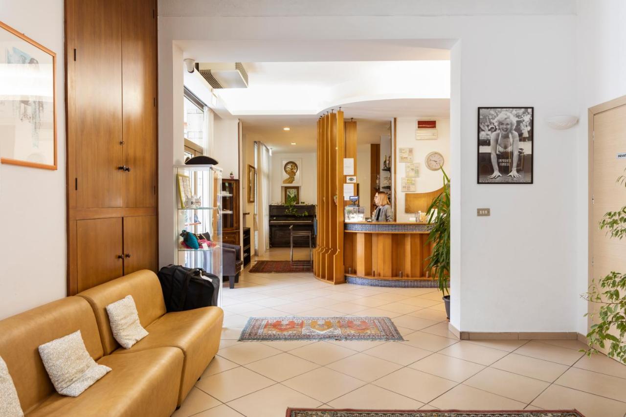 Hotel Ausonia B&B Rimini Kültér fotó