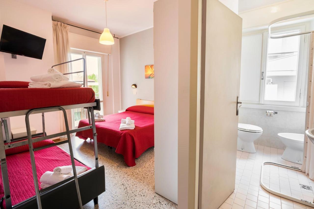 Hotel Ausonia B&B Rimini Kültér fotó