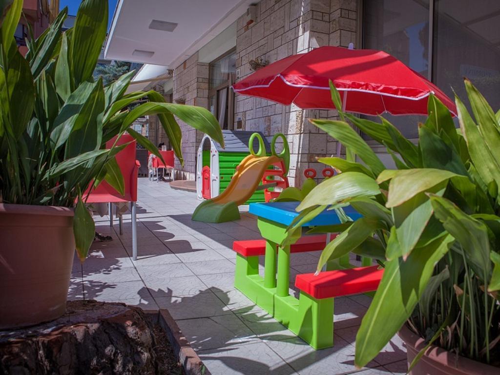 Hotel Ausonia B&B Rimini Kültér fotó