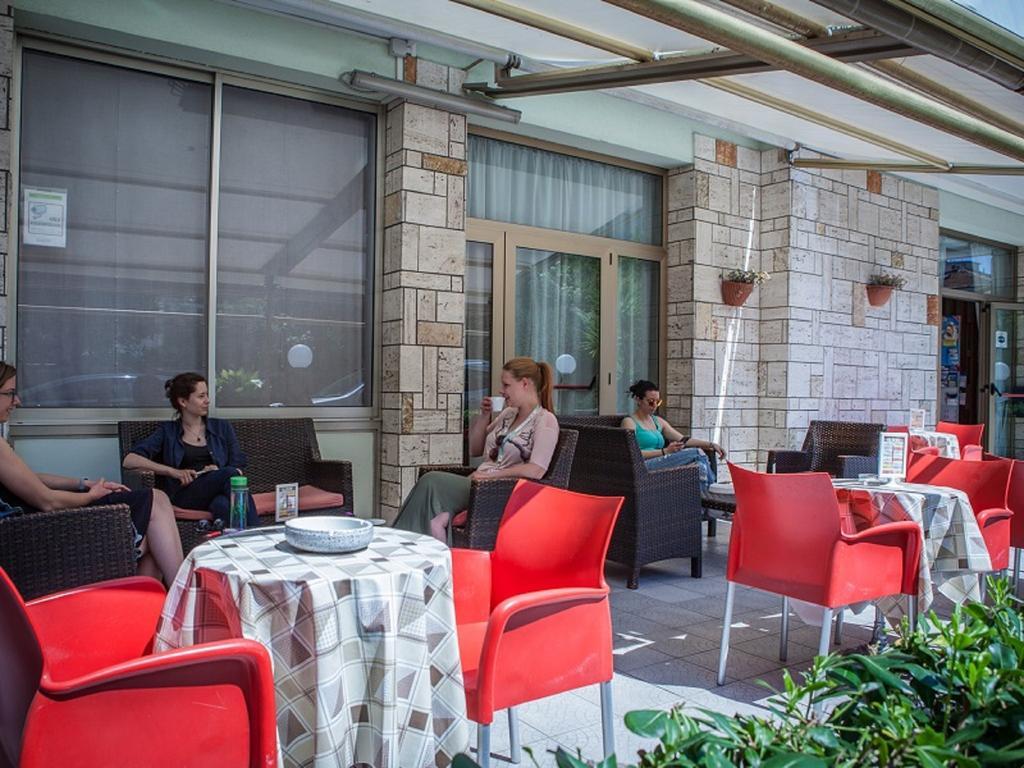 Hotel Ausonia B&B Rimini Kültér fotó