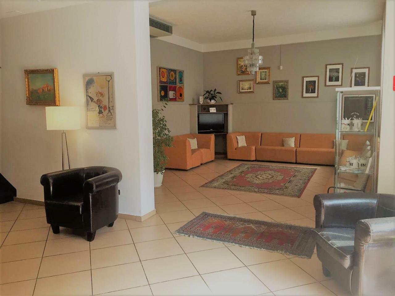 Hotel Ausonia B&B Rimini Kültér fotó