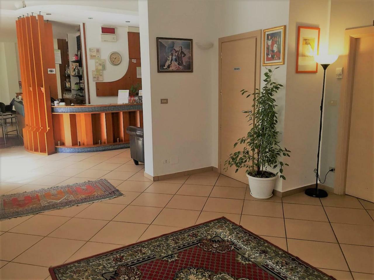 Hotel Ausonia B&B Rimini Kültér fotó
